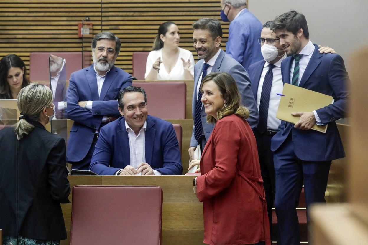 María José Catalá, junto a otros diputados del PP. irene marsilla
