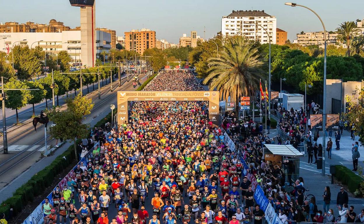 Salida del Medio Maratón de Valencia en la edición de 2021. 