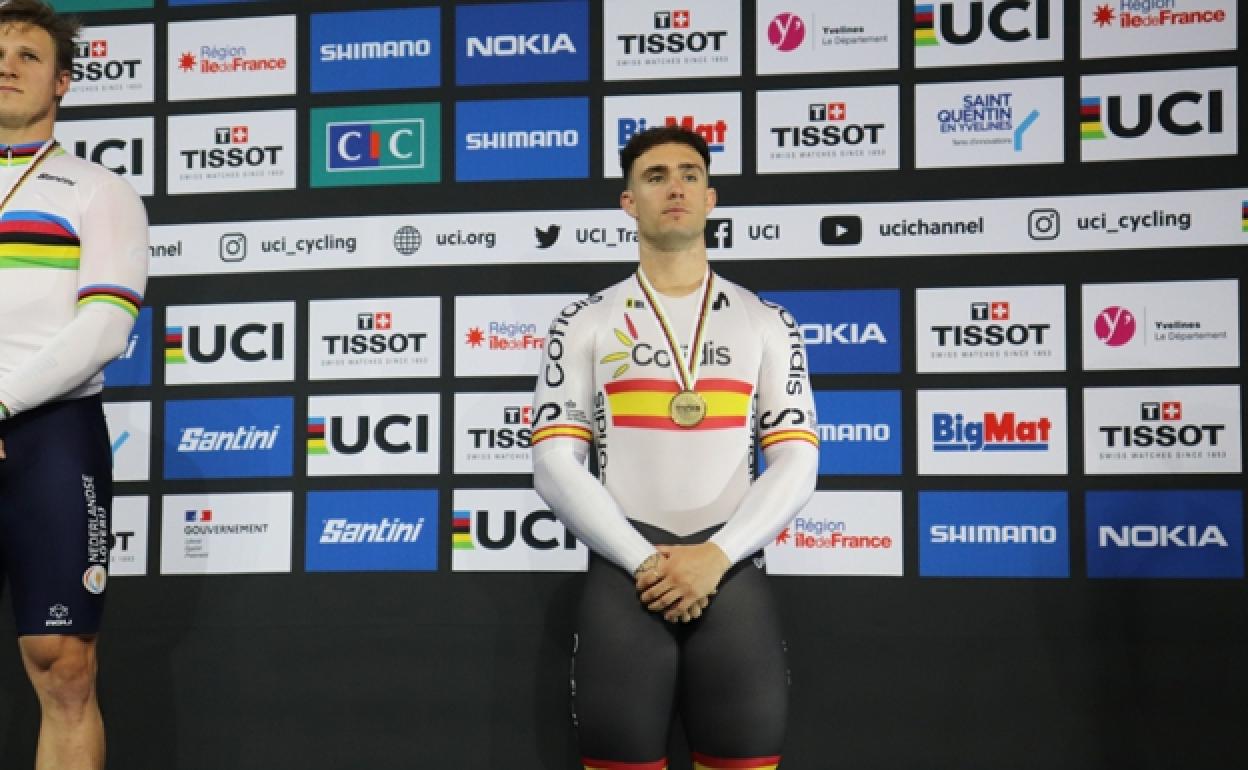 Alejandro Martínez tras conseguir la medalla de bronce en el Mundial. 