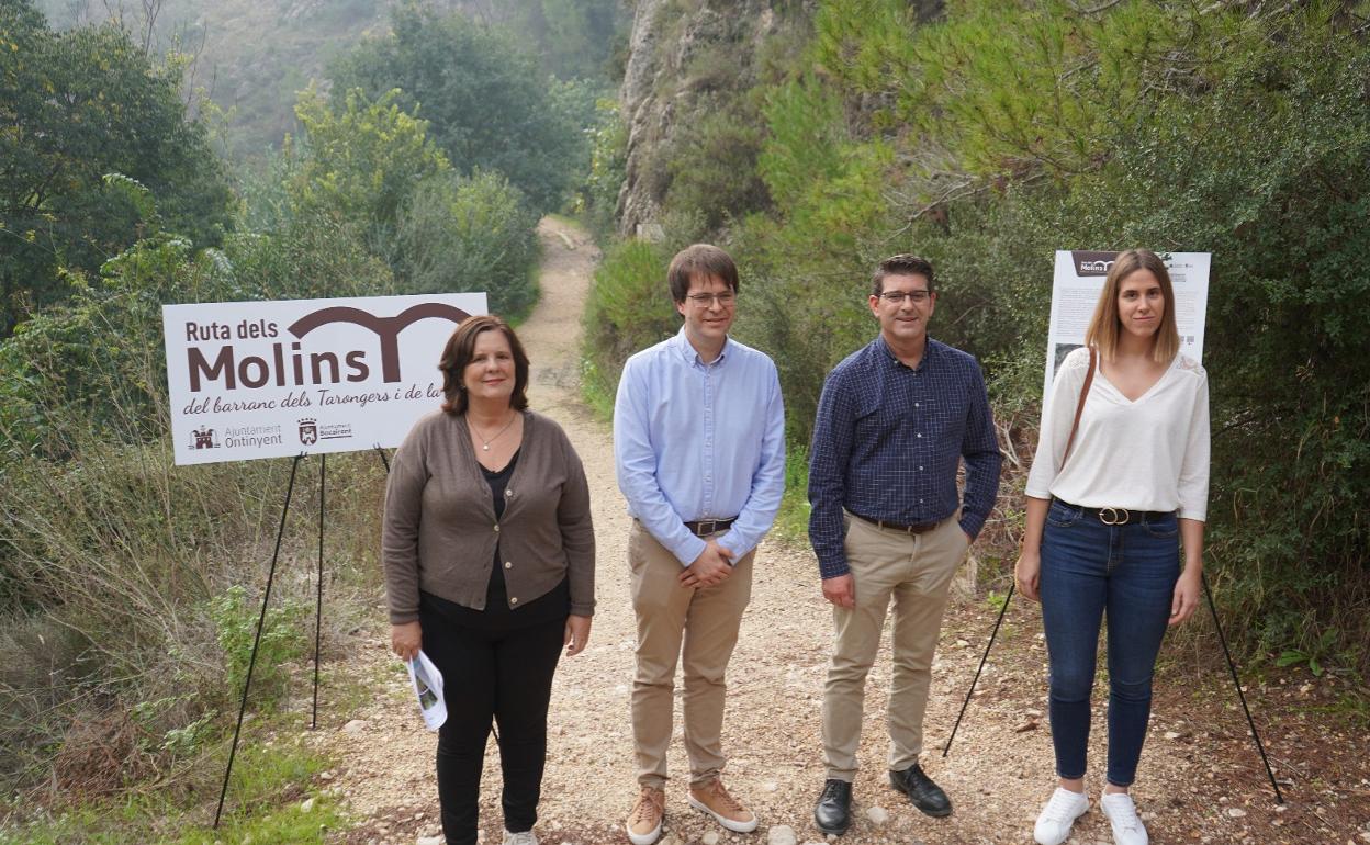 Los representantes de ambos ayuntamientos presentan la ruta de los Molinos. 