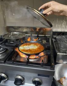 Imagen secundaria 2 - Restaurante Kukla Valencia | El exótico sabor de la cocina israelí que reina en el Carmen