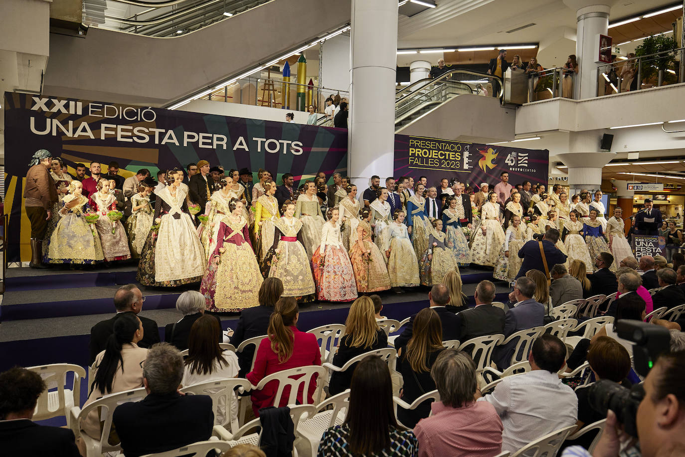 Fotos: Las falleras mayores de Valencia inaguran la exposición de bocetos de las fallas especiales de 2023