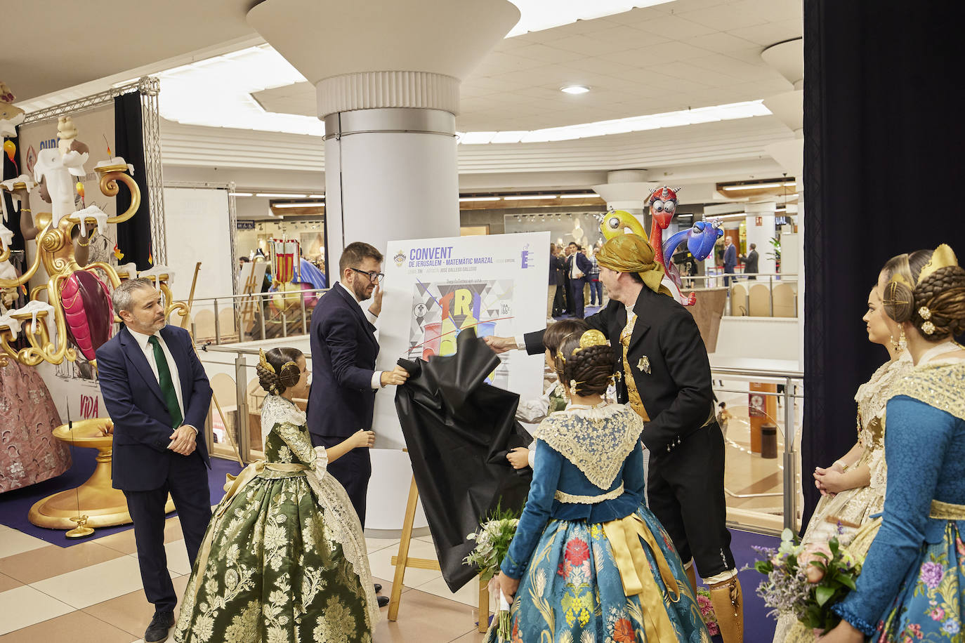 Fotos: Las falleras mayores de Valencia inaguran la exposición de bocetos de las fallas especiales de 2023