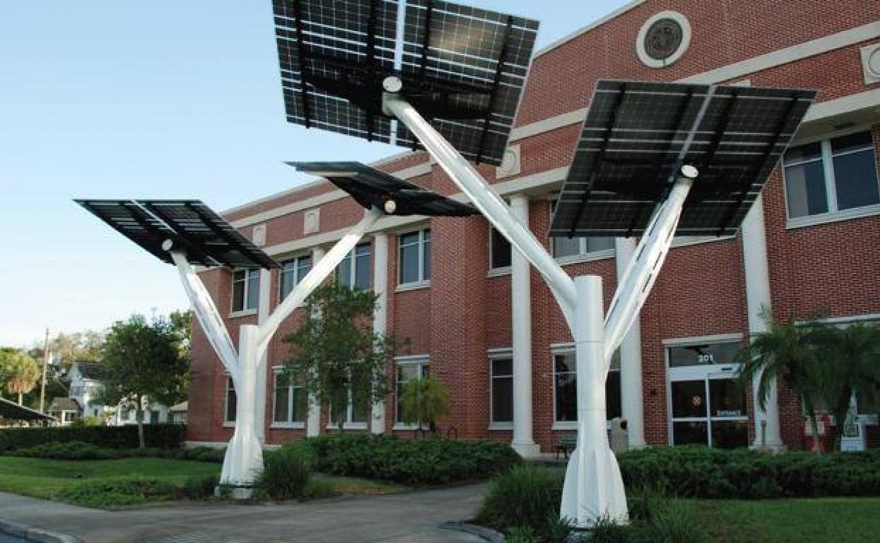 Modelo de instalación con placas solares. 