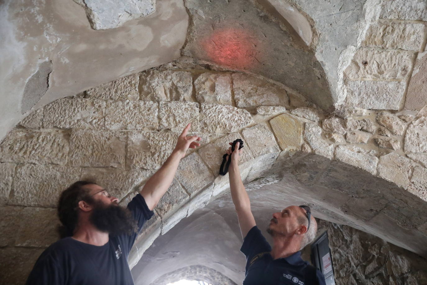 Fotos: Hallan el grafiti de un héroe en un muro de la sala de la Última Cena en Jerusalén