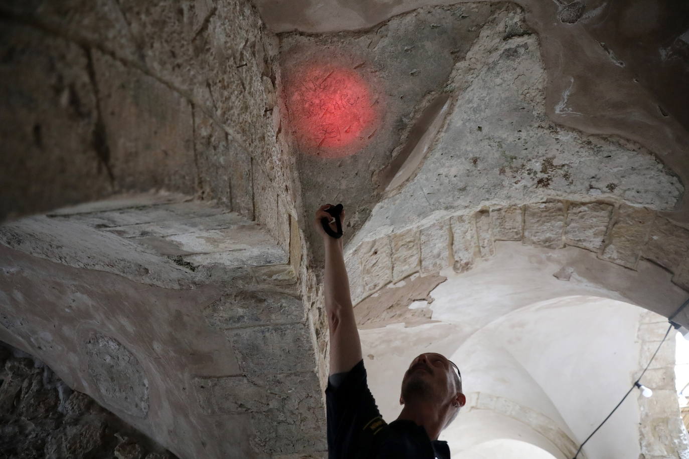 Fotos: Hallan el grafiti de un héroe en un muro de la sala de la Última Cena en Jerusalén