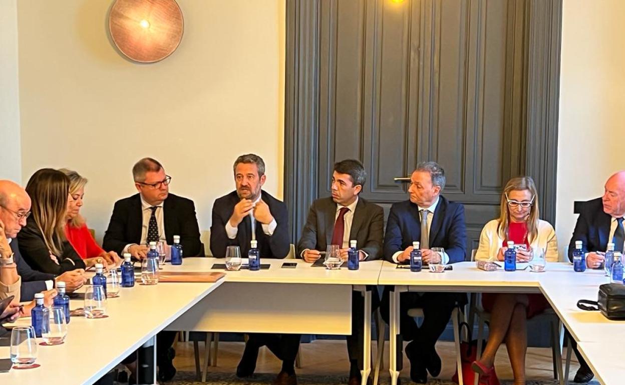 JaIme de Olano, Carlos Mazón, Salvador Navarro y Eva Blasco, en la reunión de este miércoles en Madrid. 