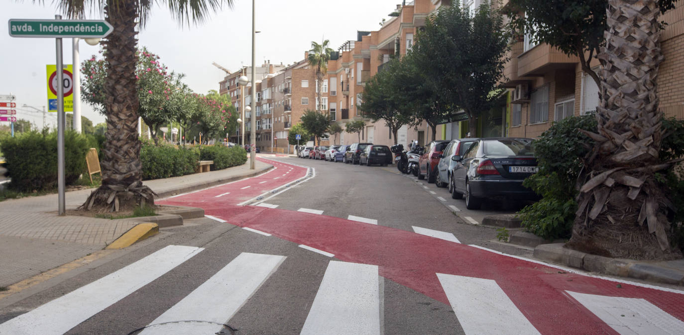 Fotos: Así es el tramo más surrealista del carril bici de Paiporta