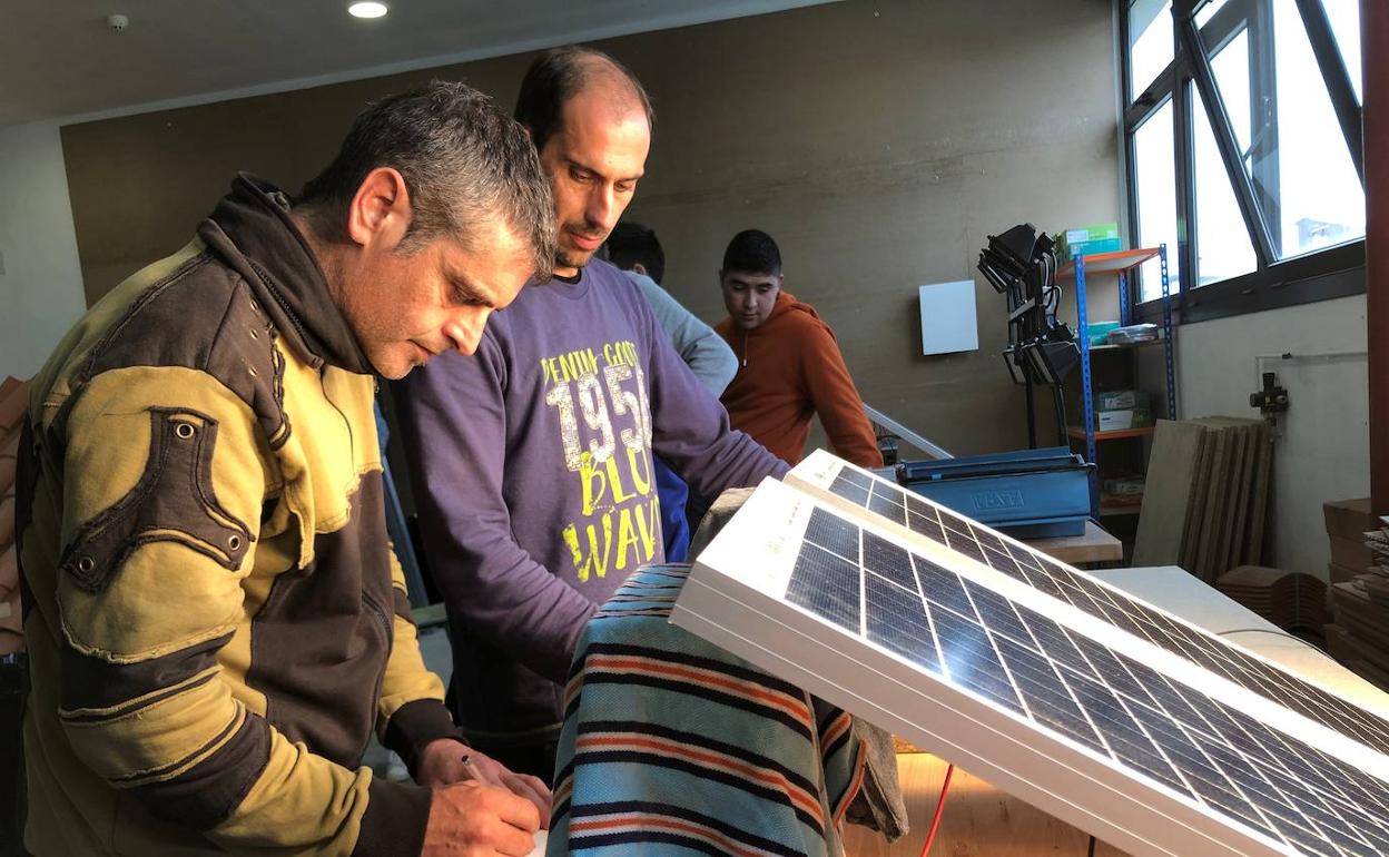 Formación de técnico en energías renovables en un centro de Vilafranca.