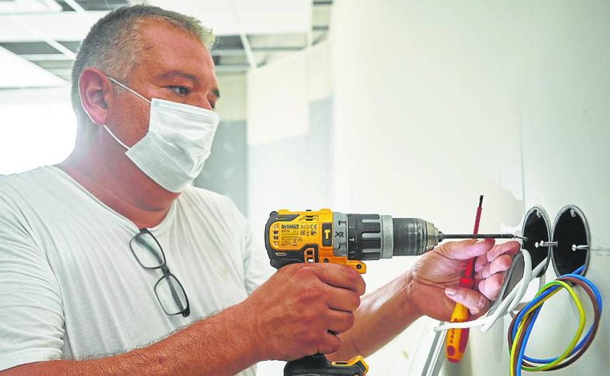 Obras en un centro educativo valenciano. 