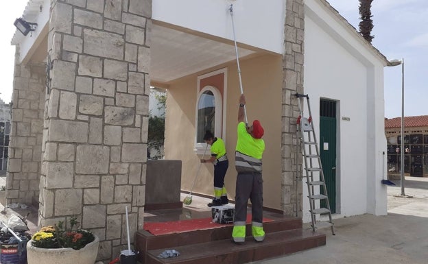 Imagen principal - Los trabajos en Picassent, y las visitas de las autoridades locales en Catarroja y Alaquàs. 
