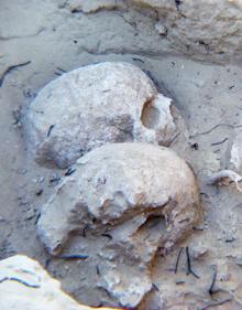 Imagen secundaria 2 - Excavaciones en el yacimiento arqueológico.