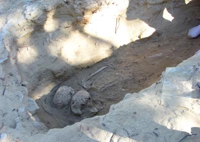 Imagen secundaria 1 - Excavaciones en el yacimiento arqueológico.