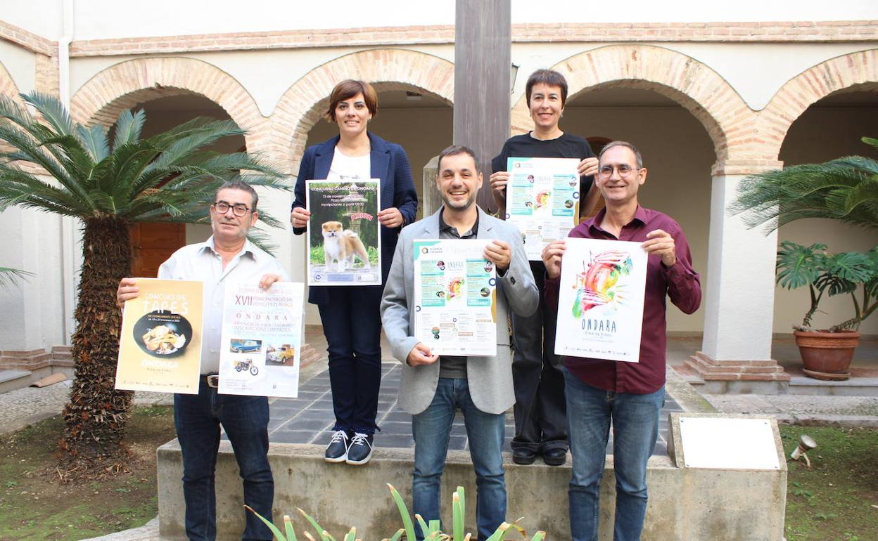 Los participantes en la presentación de la Fira de Fires. 