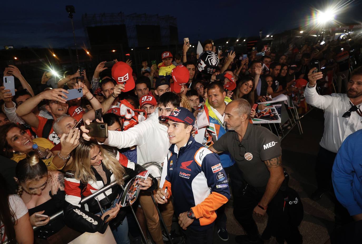 Fotos: El Ricardo Tormo vibra con un &#039;Pit Walk&#039; multitudinario