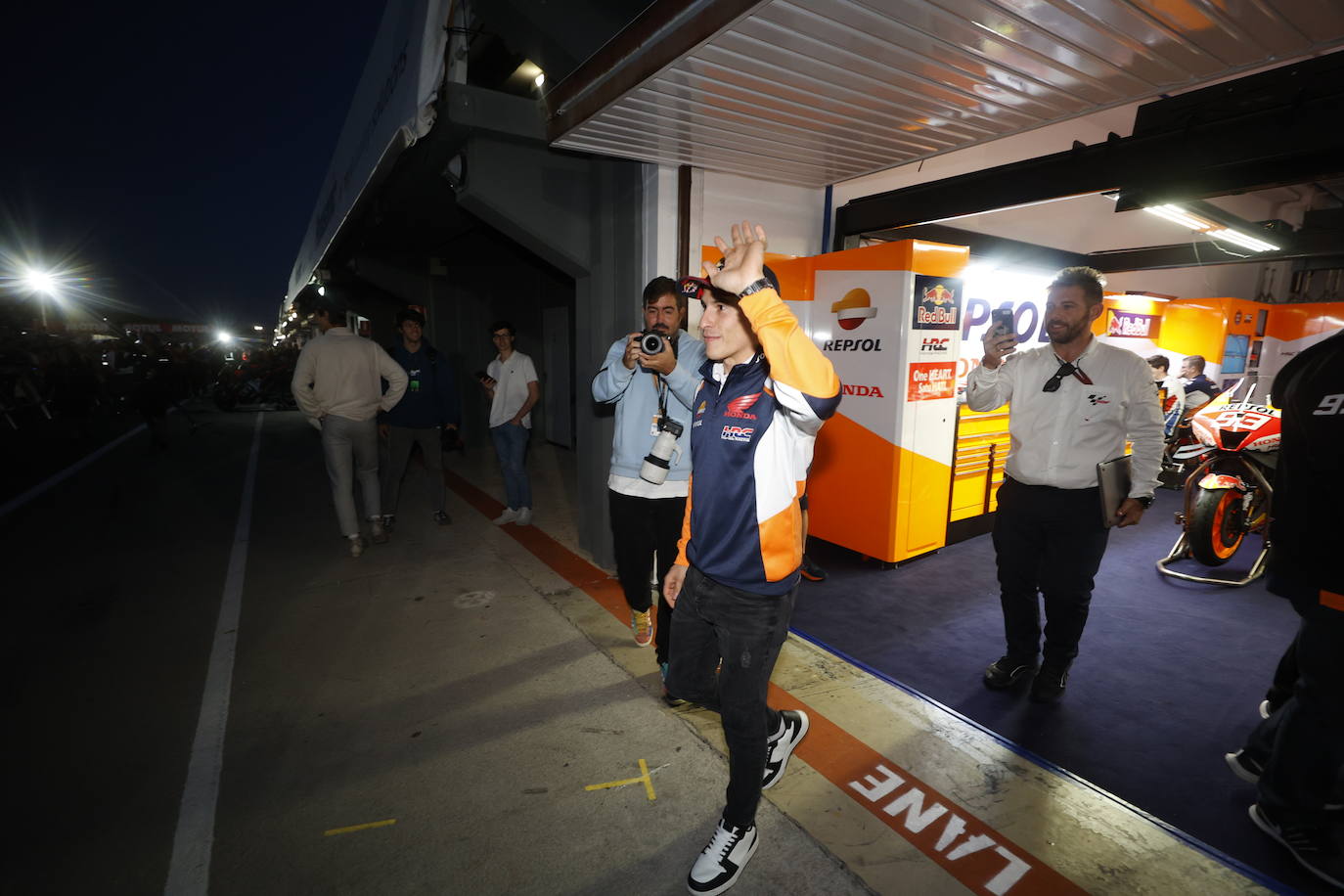 Fotos: El Ricardo Tormo vibra con un &#039;Pit Walk&#039; multitudinario