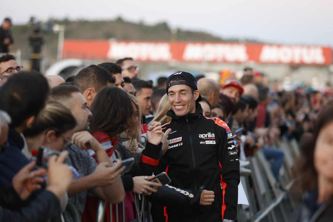 Fotos: El Ricardo Tormo vibra con un &#039;Pit Walk&#039; multitudinario