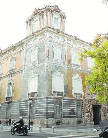 Imagen secundaria 2 - Museo de Cerámica de Valencia: dónde está | 75 años del Museo de Cerámica de Valencia, de Grace Kelly al olvido