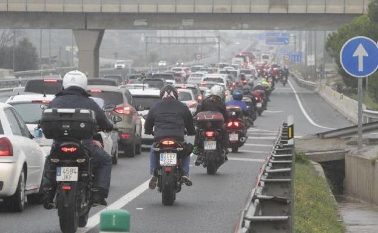 Atasco para llegar al Circuito Ricardo Tormo de Cheste.