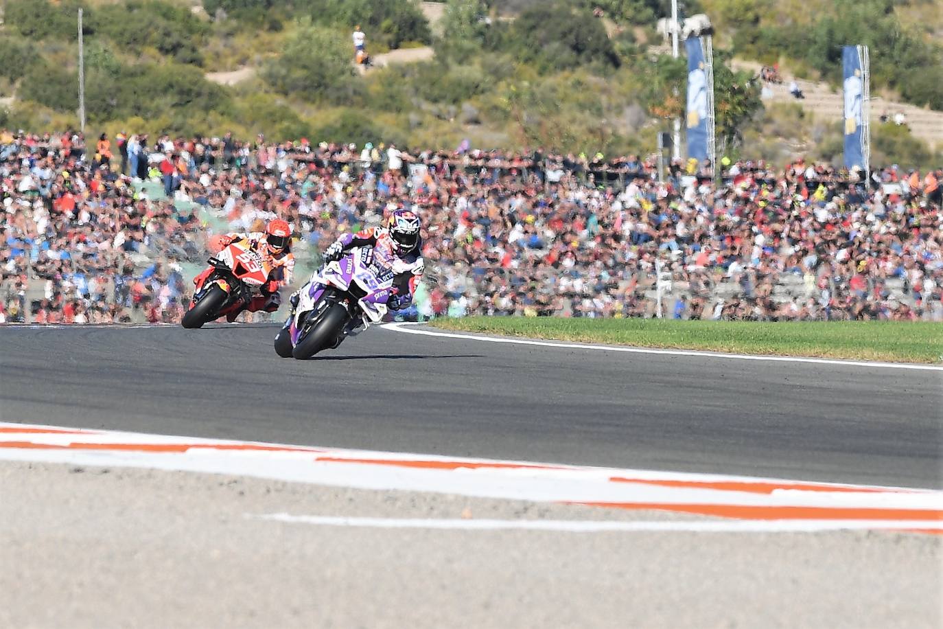 Espectacular ambiente en el Circuito Ricardo Tormo