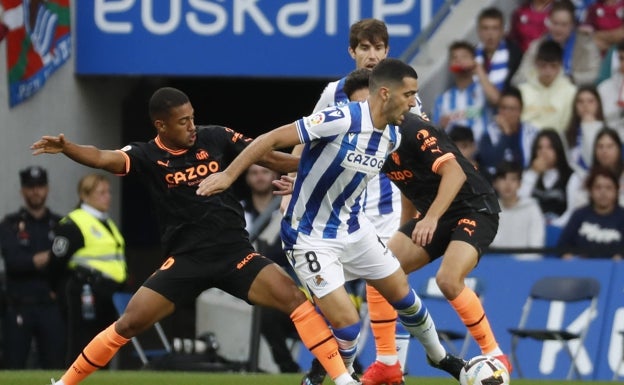 Lino, feliz en Valencia aunque quiere marcar más goles