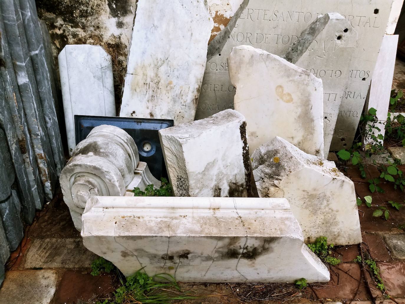 Fotos: Así está el patrimonio valenciano en el depósito de Borbotó