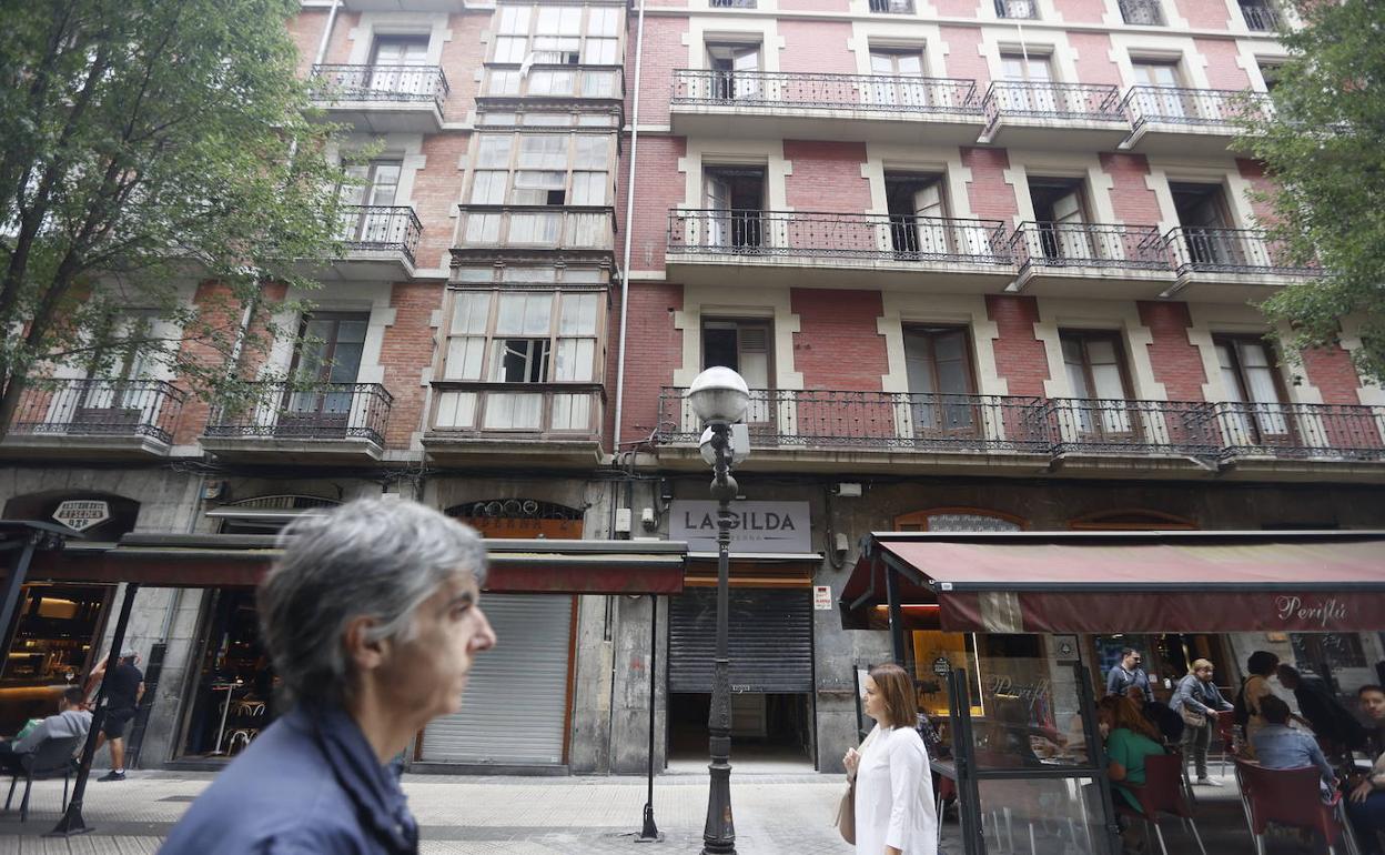 Bloque de la calle Ledesma, en Bilbao, donde se proyecta una promoción de pisos turísticos.