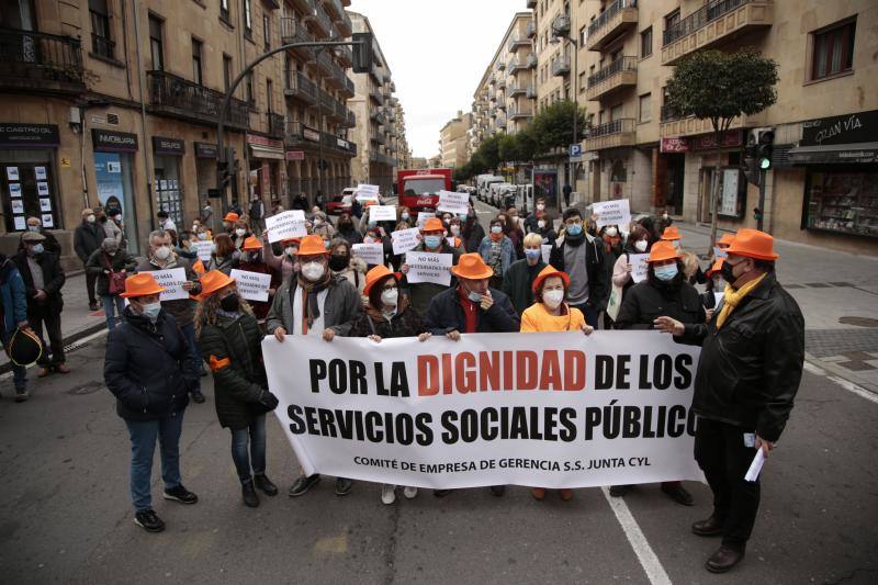 50 millones. Homologación salarial, que será progresiva, para los trabajadores de centros de servicios sociales