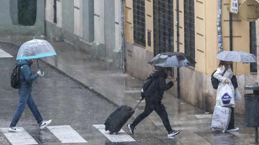 La lluvia colapsa Valencia e inunda calles