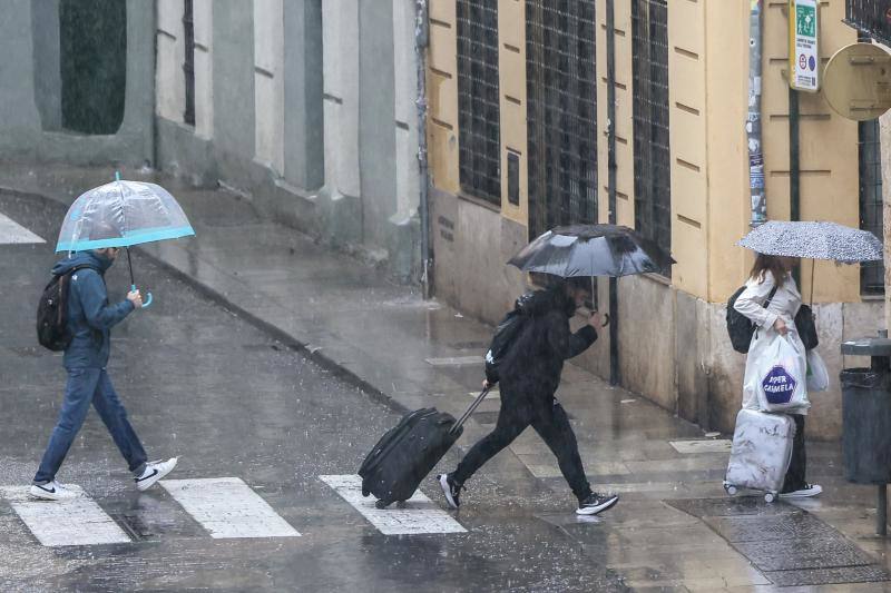 Fotos: Las tormentas torrenciales colapsan la Comunitat