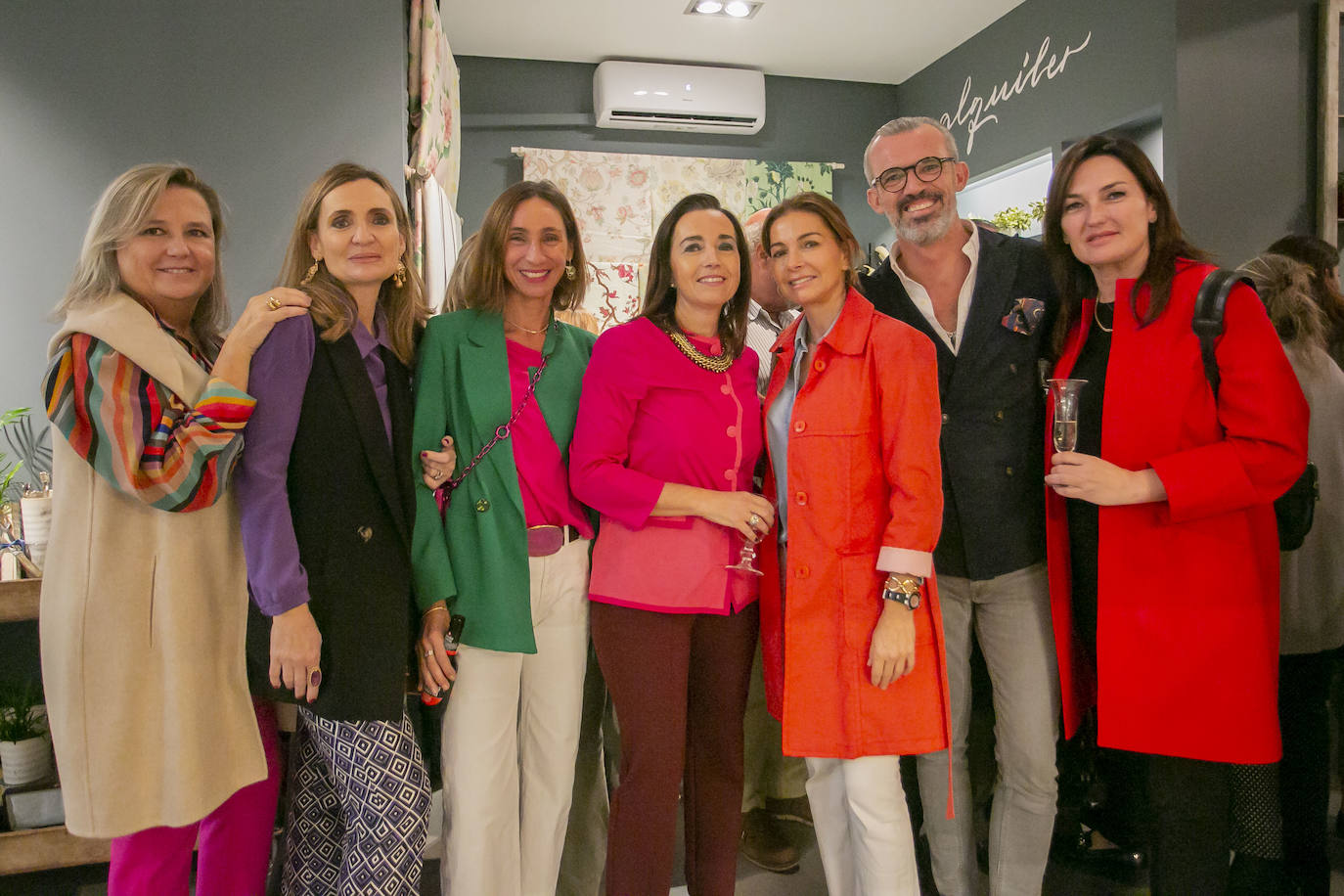 Chelo Beltrán, Rocío Andrés, Bárbara Quesada, María González, María Pérez y Jose Puerta, de Tousette.