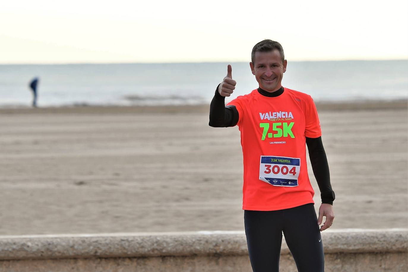 Fotos: Búscate en la llegada de la 15K y 7.5K Valencia Abierta al Mar 2022