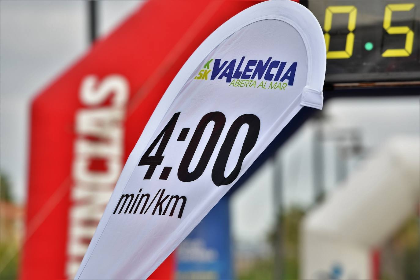 Fotos: Búscate en la llegada de la 15K y 7.5K Valencia Abierta al Mar 2022