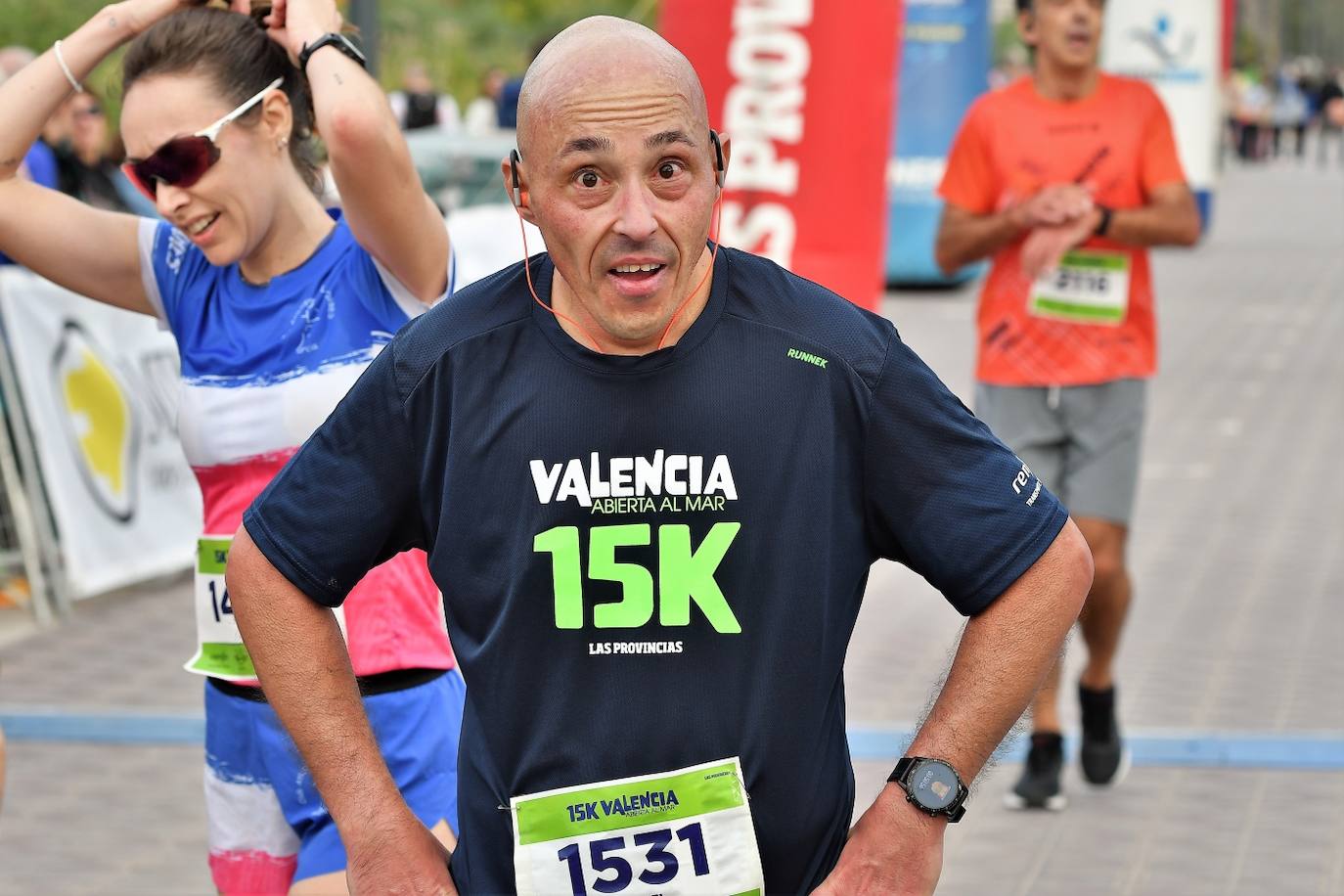 Fotos: Búscate en la llegada de la 15K y 7.5K Valencia Abierta al Mar 2022