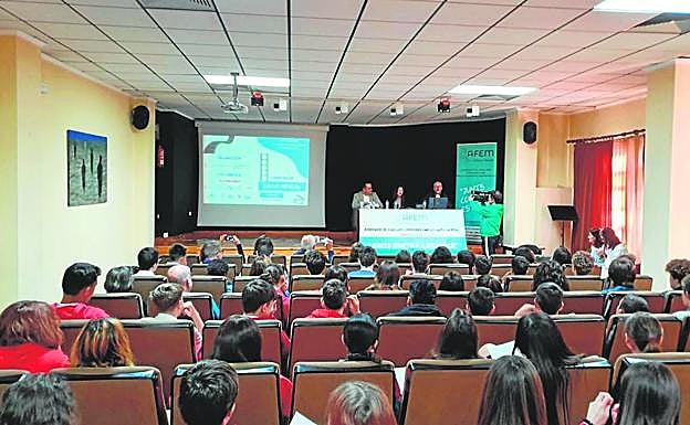 Cinefórum organizado en Sueca para abordar la problemática de la salud mental. 