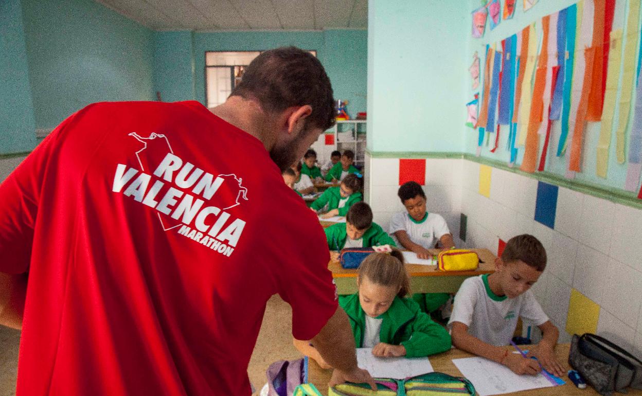 La iniciativa 'El Maratón al Cole' vuelve a 40 centros educativos 