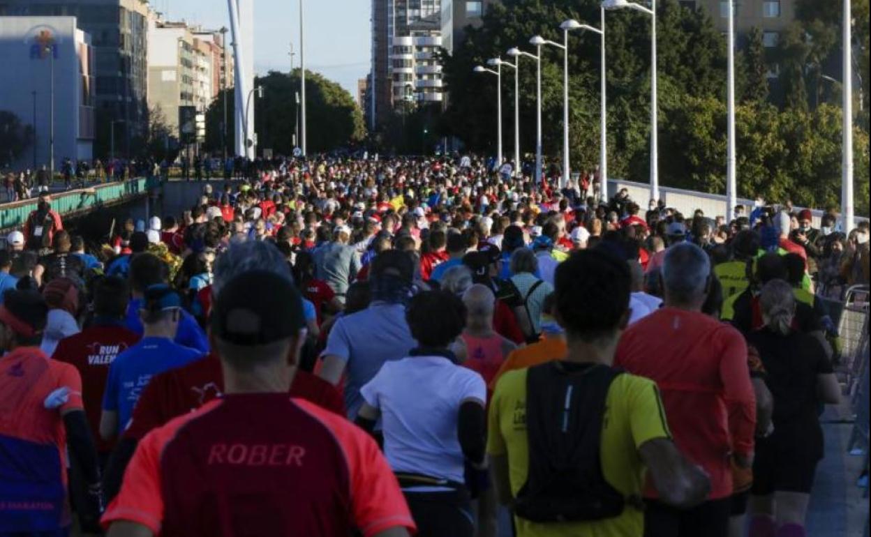 Los corredores, durante el Maratón. 