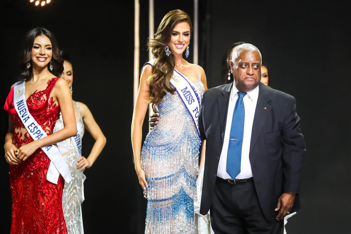 Esta joven tripulante de vuelo, de 25 años, es además estudiante de publicidad y ya fue elegida Miss Earth.  Así es Diana Silva .