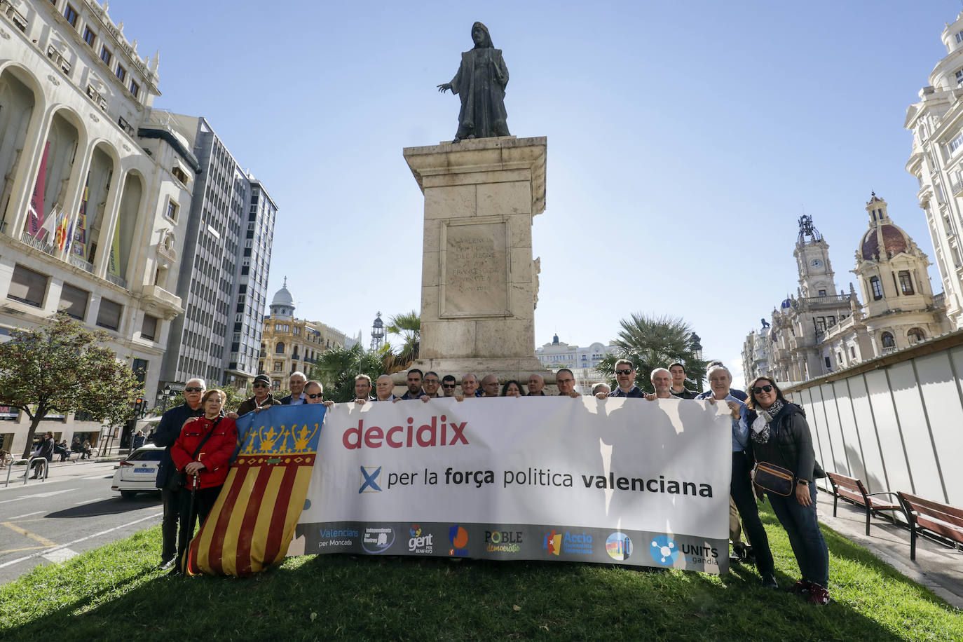 Fotos: Protesta por la figura de Francesc Vinatea en Valencia