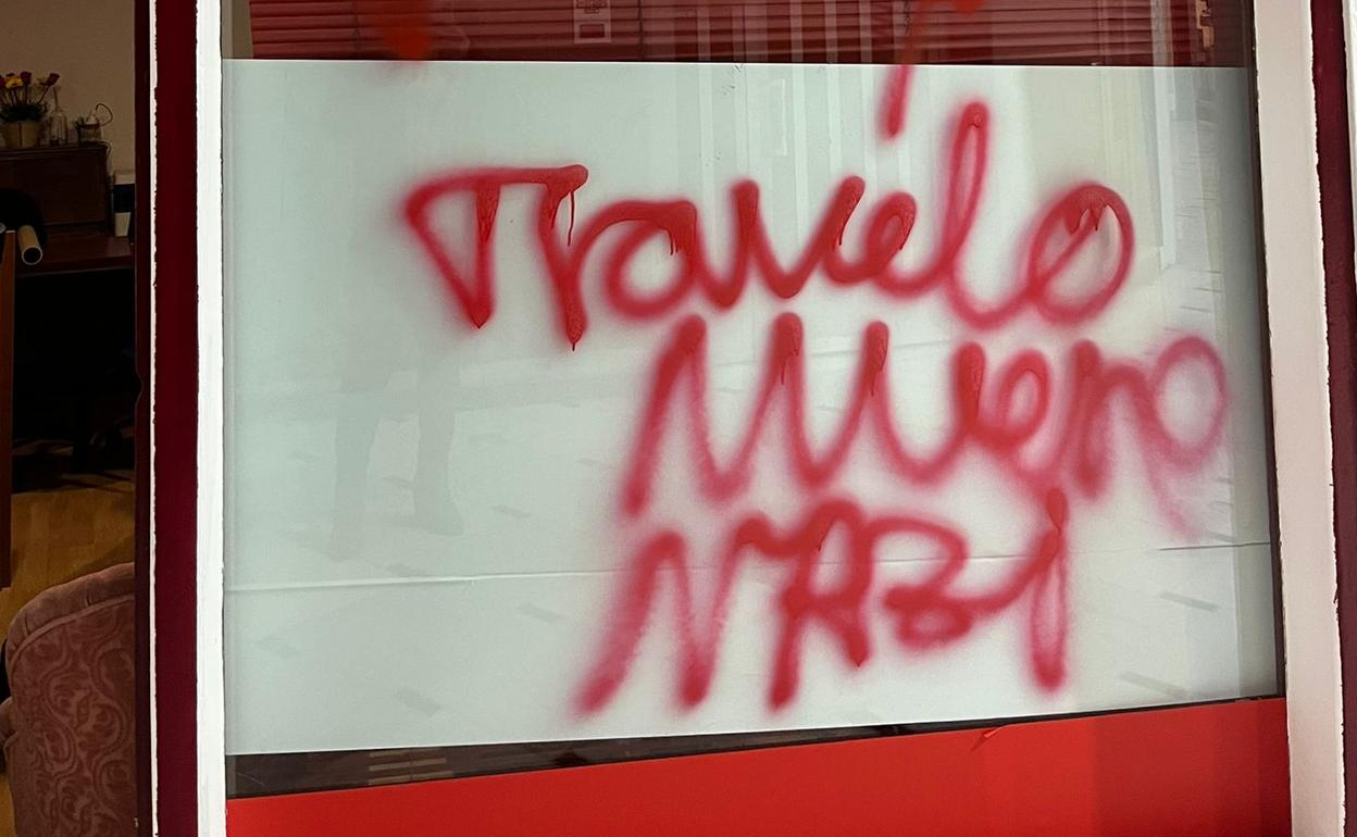 Pintada en la sede de Contigo Gandia. 