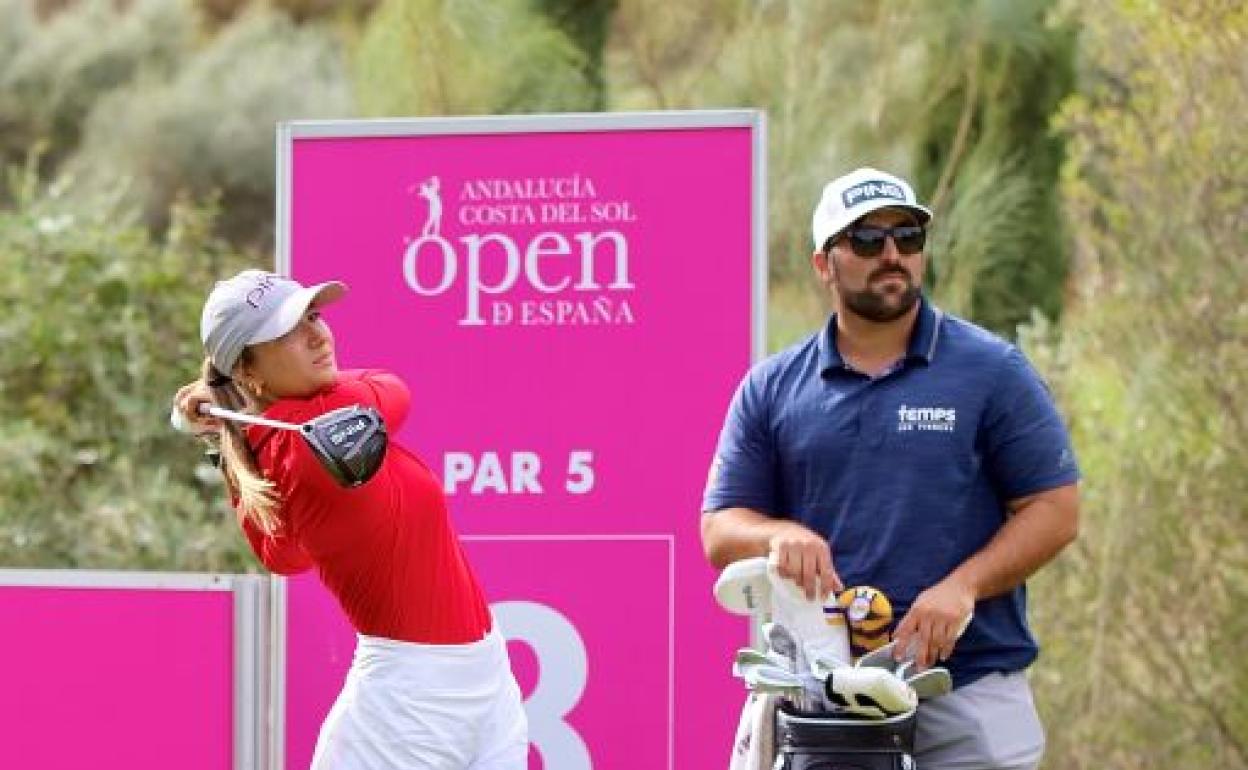 Carla Tejedo da un golpe en el Andalucía Open. 