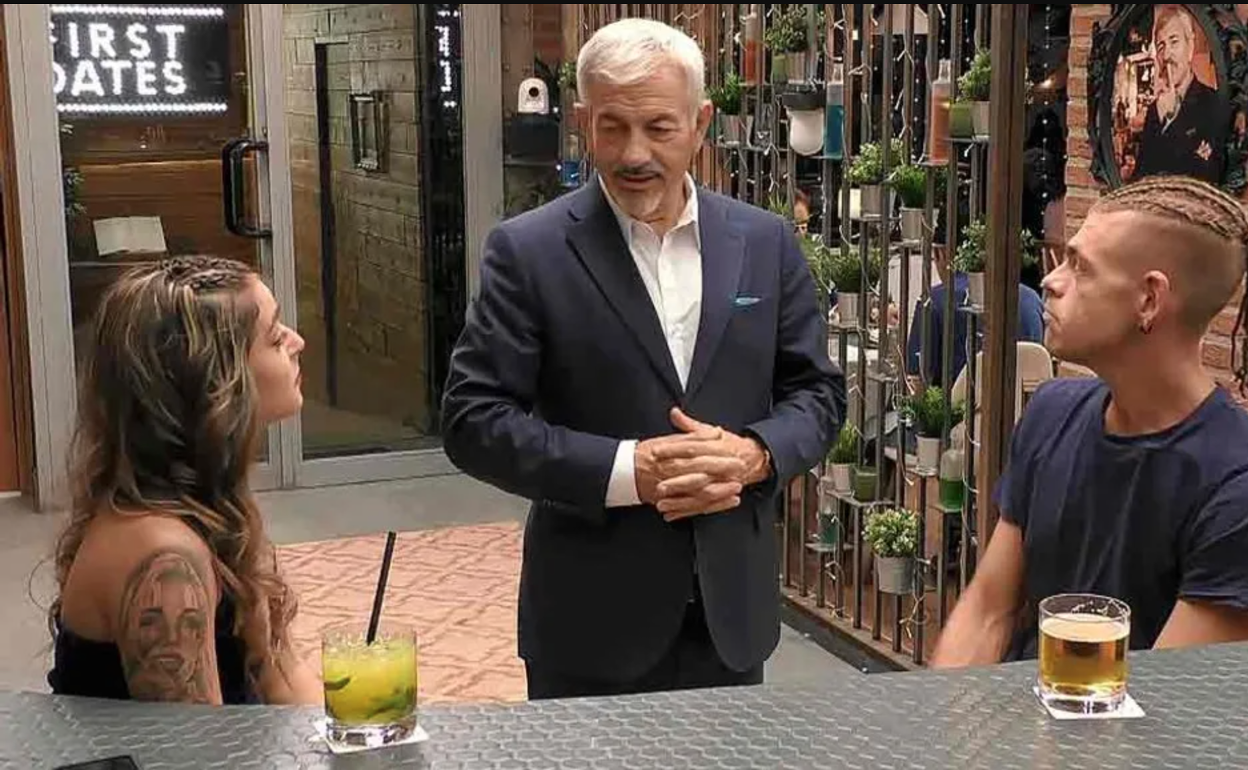 'First Dates' | Carlos Sobera alucina al escuchar a una soltera en 'First Dates': «¿Eres Karlos Arguiñano?»