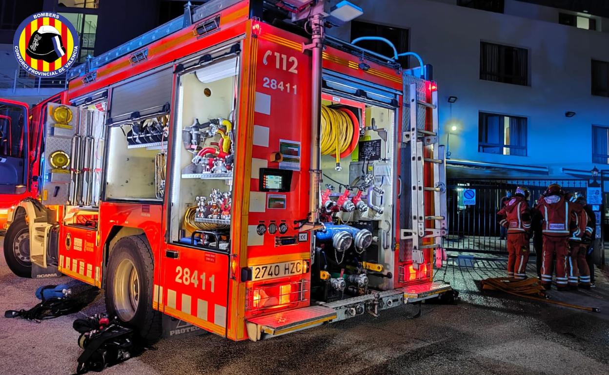 Bomberos en otra actuación en la provincia. 