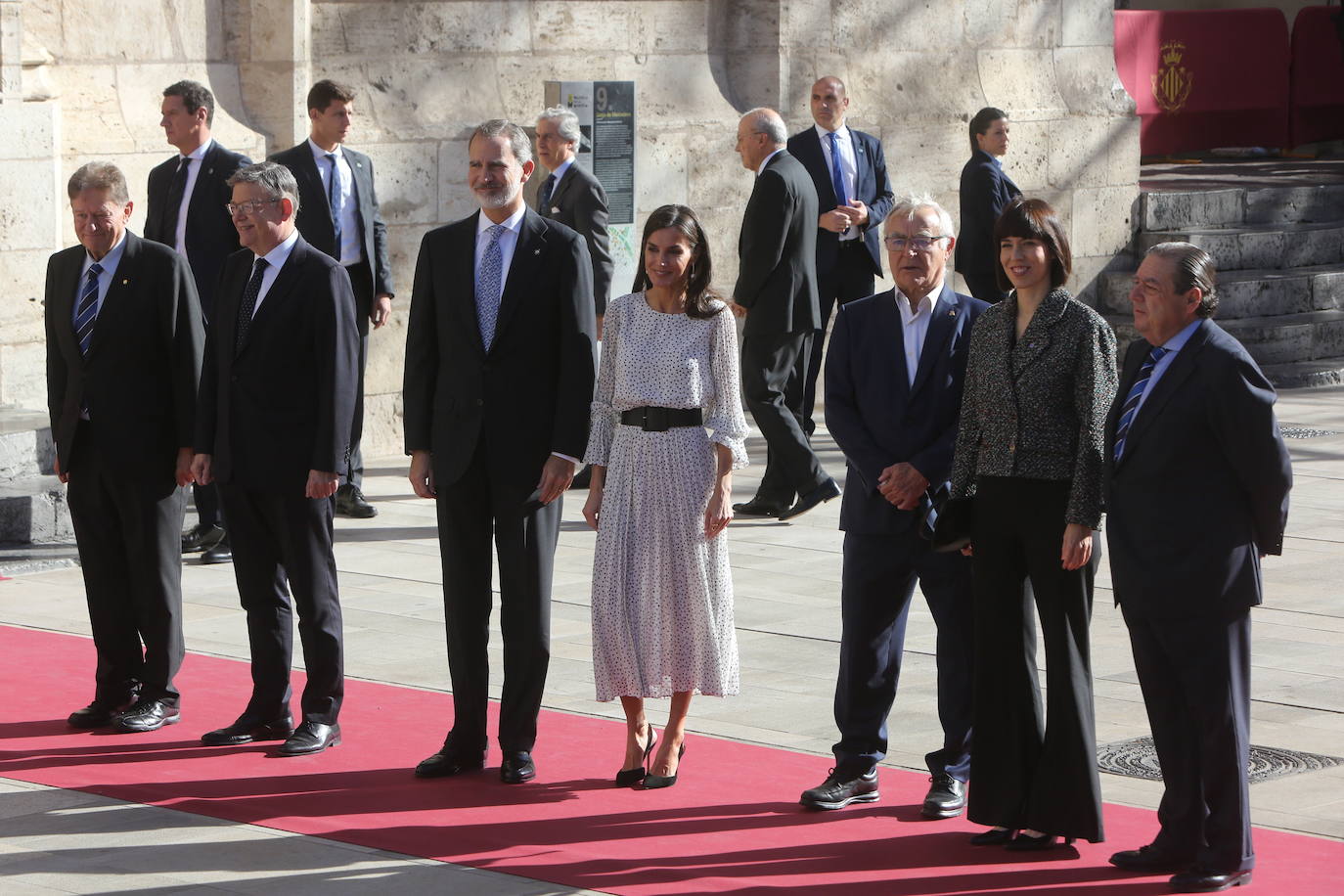 Fotos: Los Reyes de España, Felipe VI y Letizia, presiden la ceremonia de entrega de los Premios Jaume I en la Lonja de Valencia