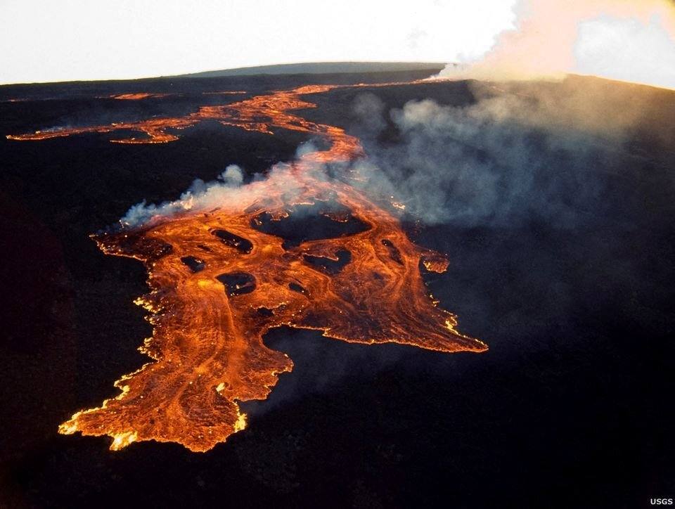 Fotos: El volcán Mauna Loa entra en erupción en Hawái