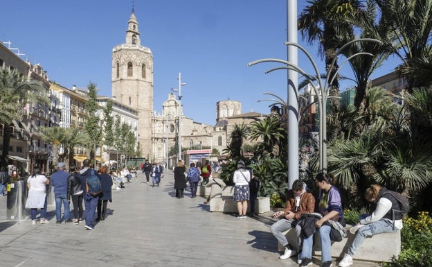 Imagen de la plaza de la Reina. 