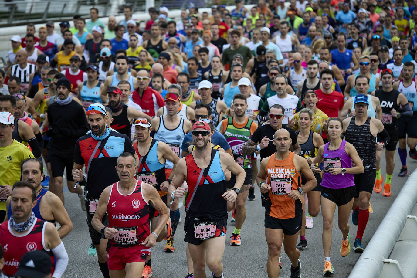 Fotos: Valencia brilla como escenario del Maratón de Valencia 2022