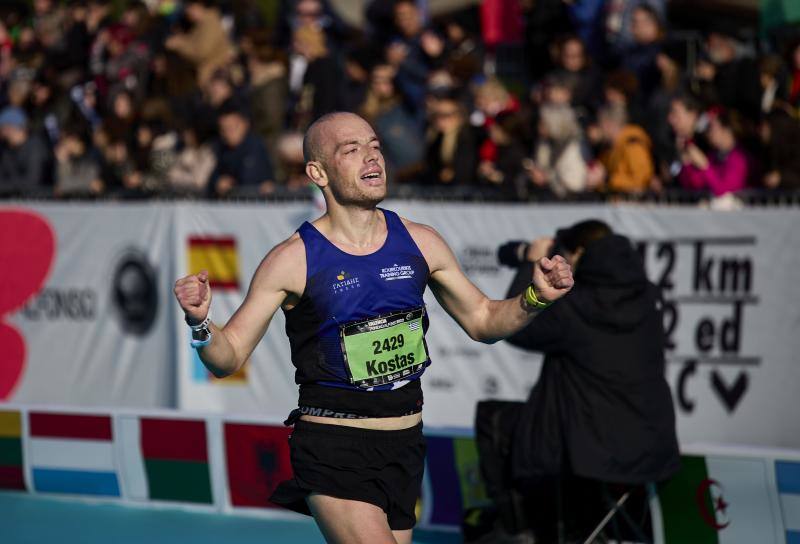 Fotos: Búscate en la línea de meta del Maratón de Valencia