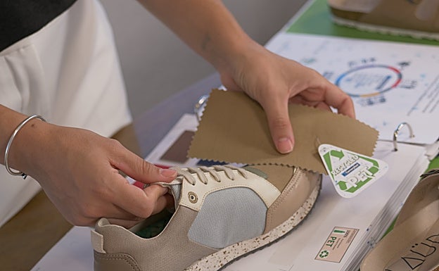 Imagen principal - Zapatos | Laüd Recycled: calzado sostenible con suela de café