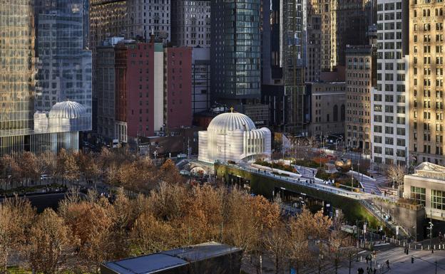 Imagen principal - Imágenes d ela iglesia ortodoxa griega de San Nicolás en Nueva York. 